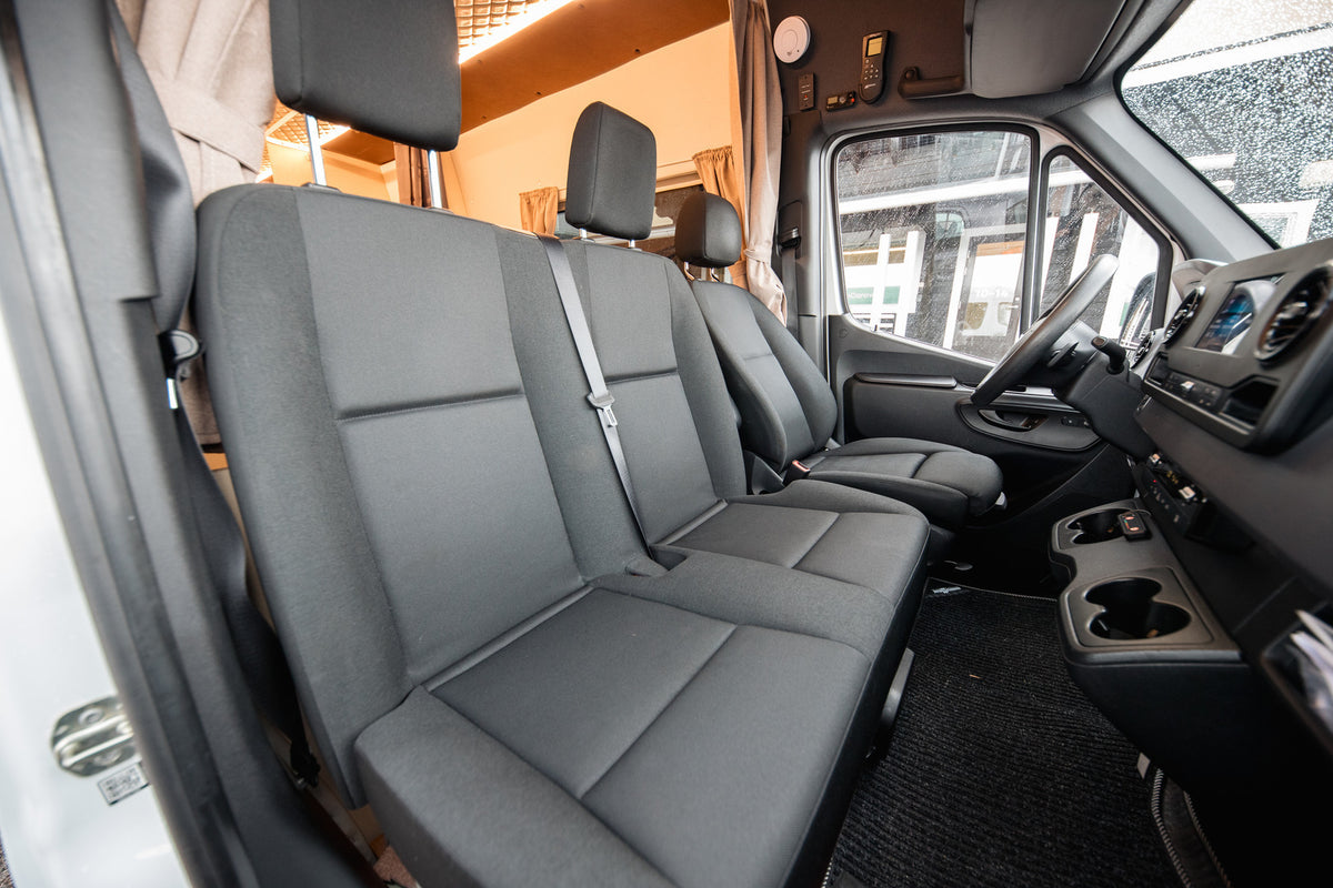 Mercedes-Benz Retkeilyauto