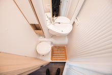 Ladda upp bild till gallerivisning, SUNLIGHT T 67 S ERILLIVUODE
