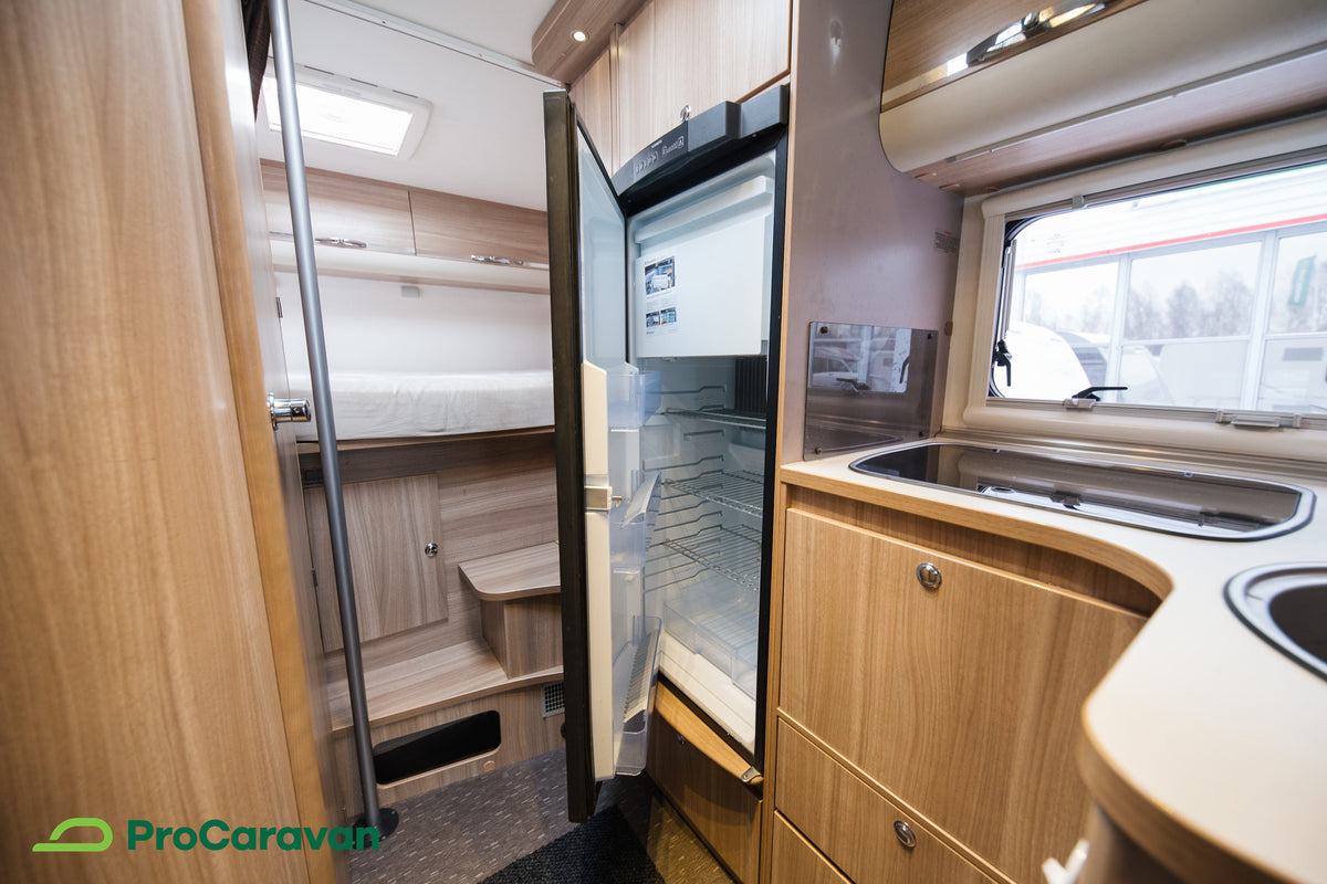 Adria Matrix Axess M 680 SP
