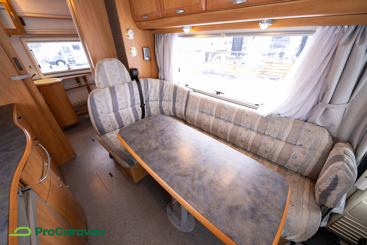 Hymer B564