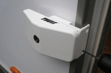 Lataa kuva Galleria-katseluun, Lisälukko oveen, Thule Door Lock Frame
