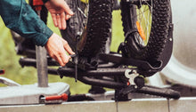 Lataa kuva Galleria-katseluun, Thule Fatbike Rail Short Black -pyöräkouru
